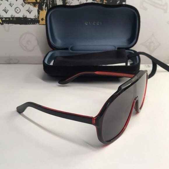 New Authentic Gucci Black Sunglasses GG1038s 001 - Picture 5 of 11